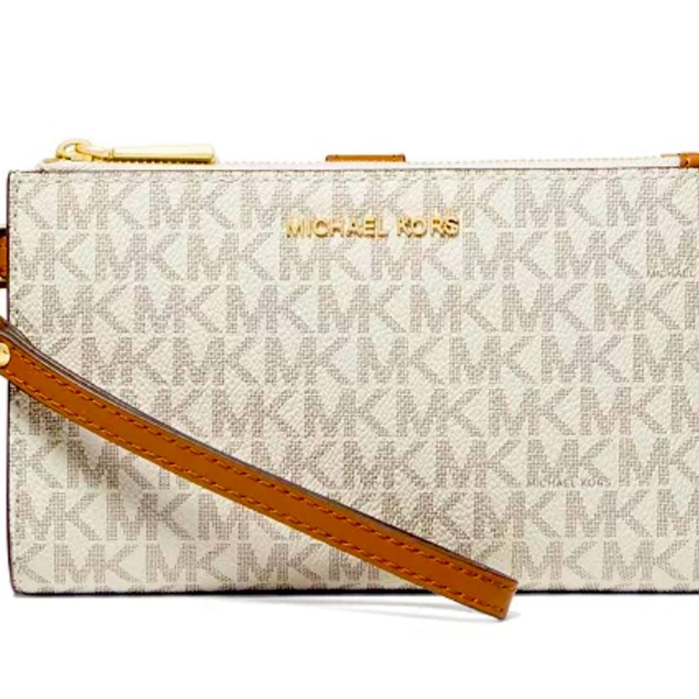 Michael Michael Kors Signature Jet Set Double-zip Wristlet in great condition